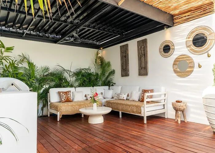 Casa Blanca, Bingin Villa